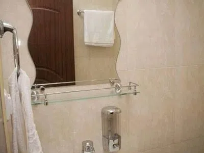 Отель Comfort House Hotel and Tours Ереван Двухместный номер с 1 кроватью и собственной ванной комнатой-6