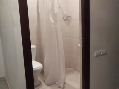 Отель Comfort House Hotel and Tours Ереван Двухместный номер с 1 кроватью и собственной ванной комнатой-10